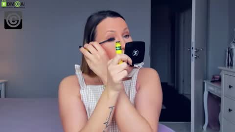 Snapshot of susanjewel chatting on 02-27-25, 07:44 SusanJewel online show from 02-27-25, 07:44