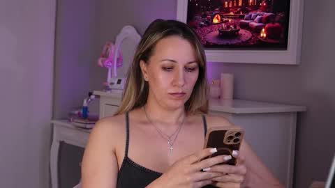 Snapshot of susanjewel chatting on 11-19-25, 07:41 SusanJewel online show from 11-19-25, 07:41