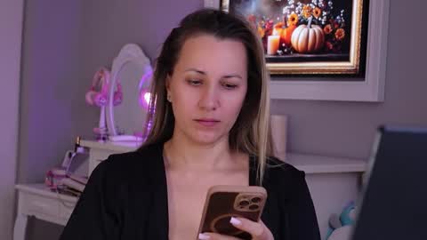 Snapshot of susanjewel chatting on 11-27-25, 07:32 SusanJewel online show from 11-27-25, 07:32