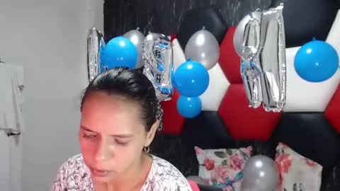 Snapshot of susanleroy chatting on 12-19-24, 03:07 susanleroy online show from 12-19-24, 03:07