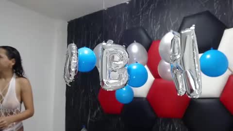 Snapshot of susanleroy chatting on 12-19-24, 07:40 susanleroy online show from 12-19-24, 07:40