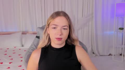 Snapshot of susanmimi chatting on 10-05-25, 02:43 Susan online show from 10-05-25, 02:43