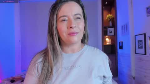 Snapshot of susann_ross chatting on 02-15-25, 12:43 Susan Everyday From 0530 to 1430 Col Time online show from 02-15-25, 12:43