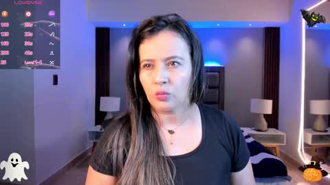 Snapshot of susann_ross chatting on 10-31-25, 10:49 Susan Everyday From 0530 to 1430 Col Time online show from 10-31-25, 10:49