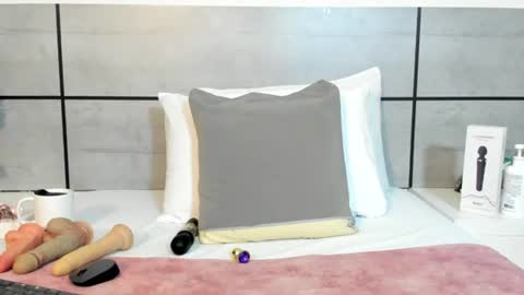 Snapshot of susanthomass chatting on 07-03-26, 07:42 susanthomass online show from 07-03-26, 07:42
