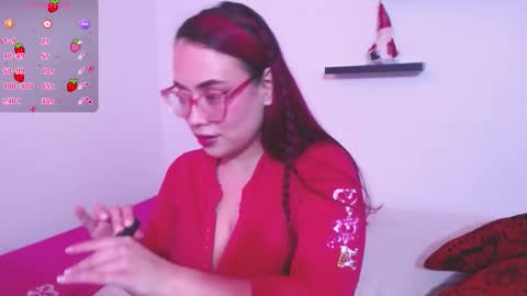 Snapshot of susanzoro99 chatting on 12-17-25, 12:16 Susan online show from 12-17-25, 12:16