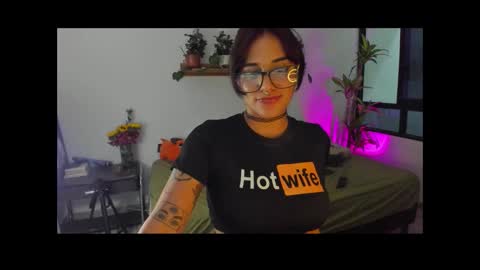 Snapshot of susieglass chatting on 02-09-26, 01:53 SusieGlass online show from 02-09-26, 01:53