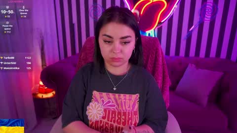 Snapshot of susiewood chatting on 05-18-26, 04:07 Susie online show from 05-18-26, 04:07