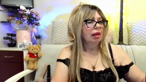 Snapshot of susiexnoreen chatting on 06-26-26, 01:43 SusiexNoreen online show from 06-26-26, 01:43