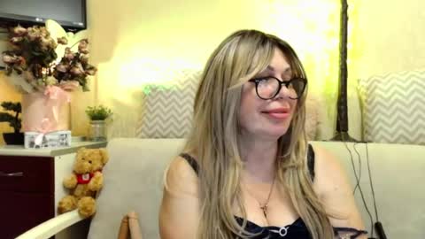 Snapshot of susiexnoreen chatting on 07-03-26, 12:39 SusiexNoreen online show from 07-03-26, 12:39