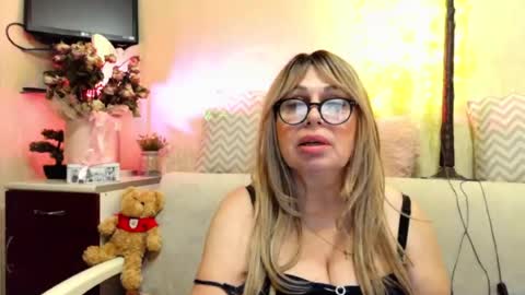 Snapshot of susiexnoreen chatting on 07-04-26, 01:17 SusiexNoreen online show from 07-04-26, 01:17