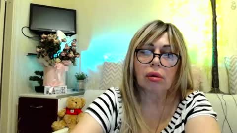 Snapshot of susiexnoreen chatting on 07-07-26, 10:47 SusiexNoreen online show from 07-07-26, 10:47