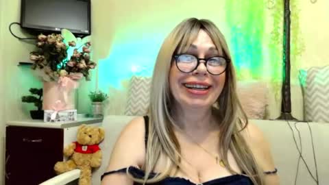 Snapshot of susiexnoreen chatting on 07-09-26, 01:09 SusiexNoreen online show from 07-09-26, 01:09
