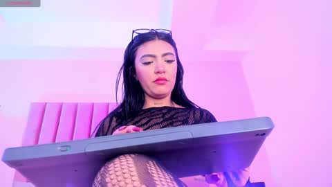 Sussan Nicole  online show from 01-31-25, 06:03