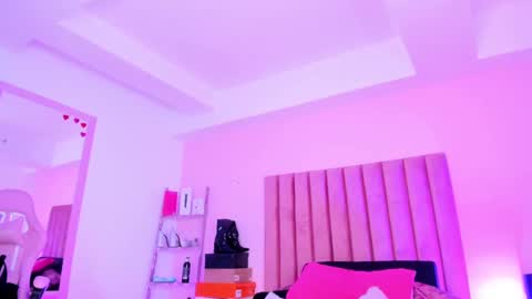 Sussan Nicole  online show from 09-27-25, 12:32