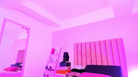 Sussan Nicole  online show from 11-04-25, 12:48