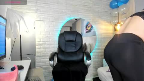Snapshot of sussy__stone chatting on 06-18-26, 11:58 online show from 06-18-26, 11:58