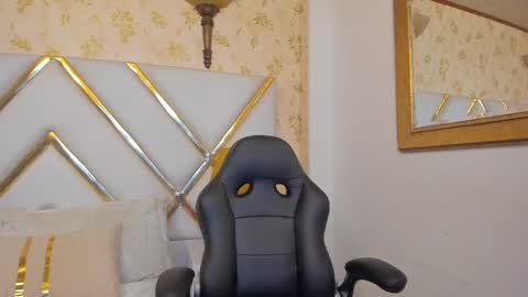 sussyfoxx_ online show from 06-03-26, 09:20