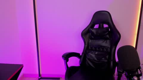 Sussy online show from 12-22-24, 11:20