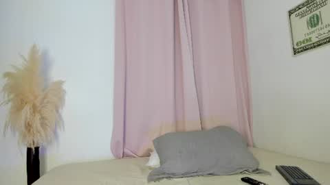 Snapshot of suzan__cooper2 chatting on 08-06-26, 02:35 suzan__cooper2 online show from 08-06-26, 02:35