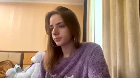 Snapshot of suzannetigerino chatting on 05-01-26, 06:51 Emila online show from 05-01-26, 06:51