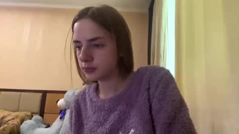 Snapshot of suzannetigerino chatting on 05-24-26, 06:29 Emila online show from 05-24-26, 06:29