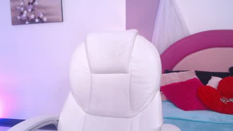 Susy  online show from 04-14-26, 07:53