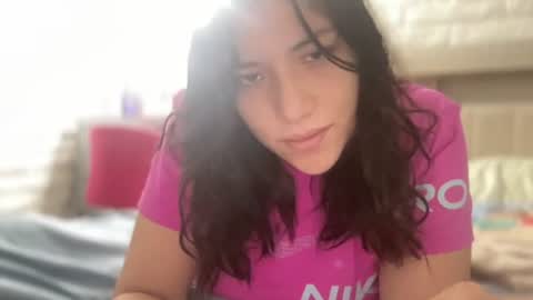 Snapshot of suzyishellawet chatting on 06-20-26, 06:44 Suzy online show from 06-20-26, 06:44