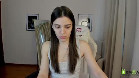 Suzy  next stream  Thursday Friday Saturday online show from 02-01-25, 05:07