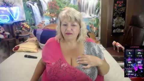 Snapshot of svetifox chatting on 09-13-25, 08:08 Sveti online show from 09-13-25, 08:08