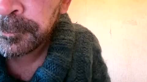 Snapshot of sweaterboy666 chatting on 08-07-26, 06:10 sweaterboy666 online show from 08-07-26, 06:10