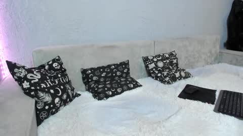 Luna Ootsutsuki online show from 01-31-25, 04:58