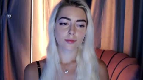 Snapshot of sweeet_angelll chatting on 07-11-26, 10:18 sweeet angelll online show from 07-11-26, 10:18
