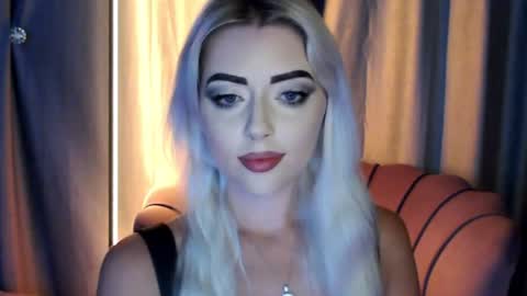Snapshot of sweeet_angelll chatting on 07-27-26, 01:01 sweeet angelll online show from 07-27-26, 01:01