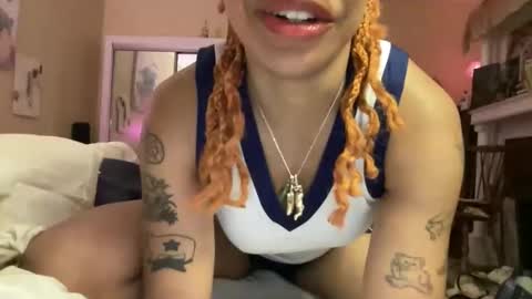 Snapshot of sweeetg1rl chatting on 03-13-26, 12:50 june online show from 03-13-26, 12:50