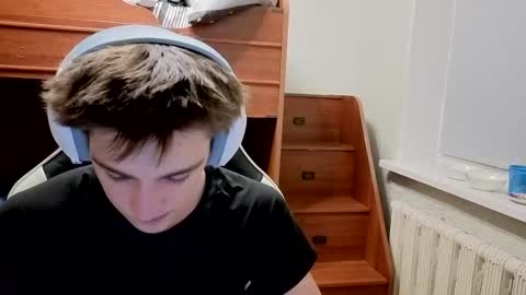 Snapshot of sweeetyangeel chatting on 10-28-25, 03:58 sweeetyangeel online show from 10-28-25, 03:58