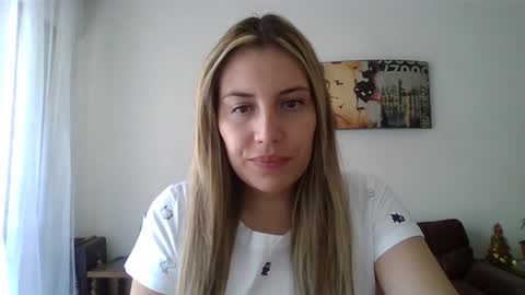 Snapshot of sweet__alana chatting on 01-04-25, 03:49 Sweet alana online show from 01-04-25, 03:49