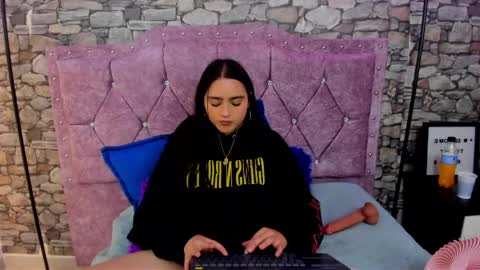 sweet__cherry1 online show from 05-01-26, 07:07