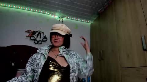 sweet__suck69bitch online show from 01-01-25, 06:58