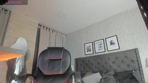 Vanessa online show from 10-14-25, 12:00