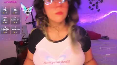 Snapshot of sweet_afrodita777 chatting on 10-26-25, 10:25 Afrodita online show from 10-26-25, 10:25