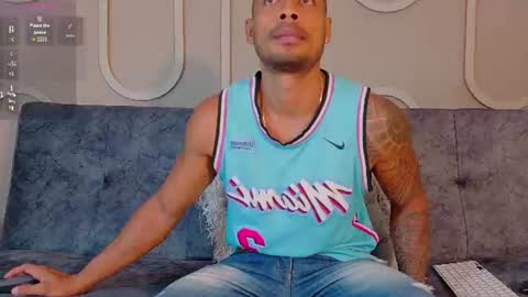 Snapshot of sweet_alessandro1 chatting on 07-05-26, 01:18 alessandre online show from 07-05-26, 01:18