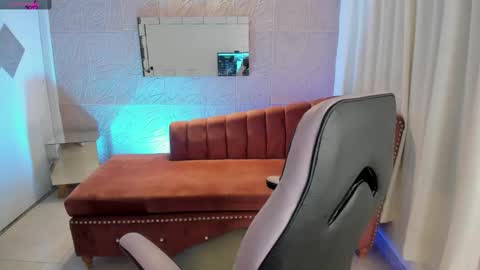 Snapshot of sweet_alice_m chatting on 01-25-25, 01:08 Alice online show from 01-25-25, 01:08