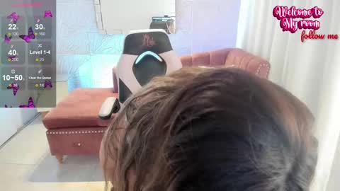 Snapshot of sweet_alice_m chatting on 02-10-25, 02:05 Alice online show from 02-10-25, 02:05