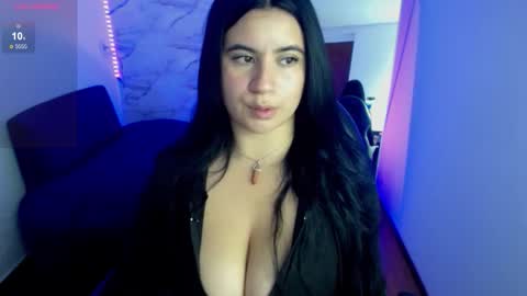 Snapshot of sweet_alice_m chatting on 10-14-25, 02:07 Alice online show from 10-14-25, 02:07