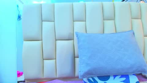 Snapshot of sweet_amye chatting on 10-18-25, 07:14 Amye online show from 10-18-25, 07:14