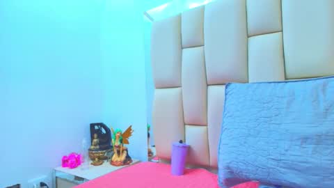 Snapshot of sweet_amye chatting on 10-21-25, 07:14 Amye online show from 10-21-25, 07:14