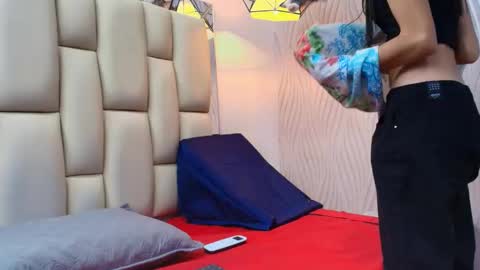 Snapshot of sweet_amye chatting on 11-15-25, 07:10 Amye online show from 11-15-25, 07:10