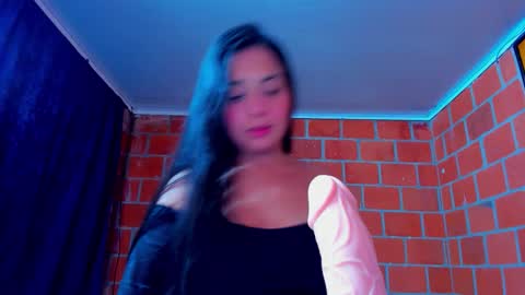 sweet and hot alaia online show from 11-25-25, 04:45