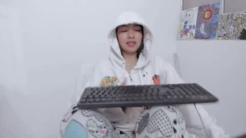 Julieta online show from 11-25-25, 05:24